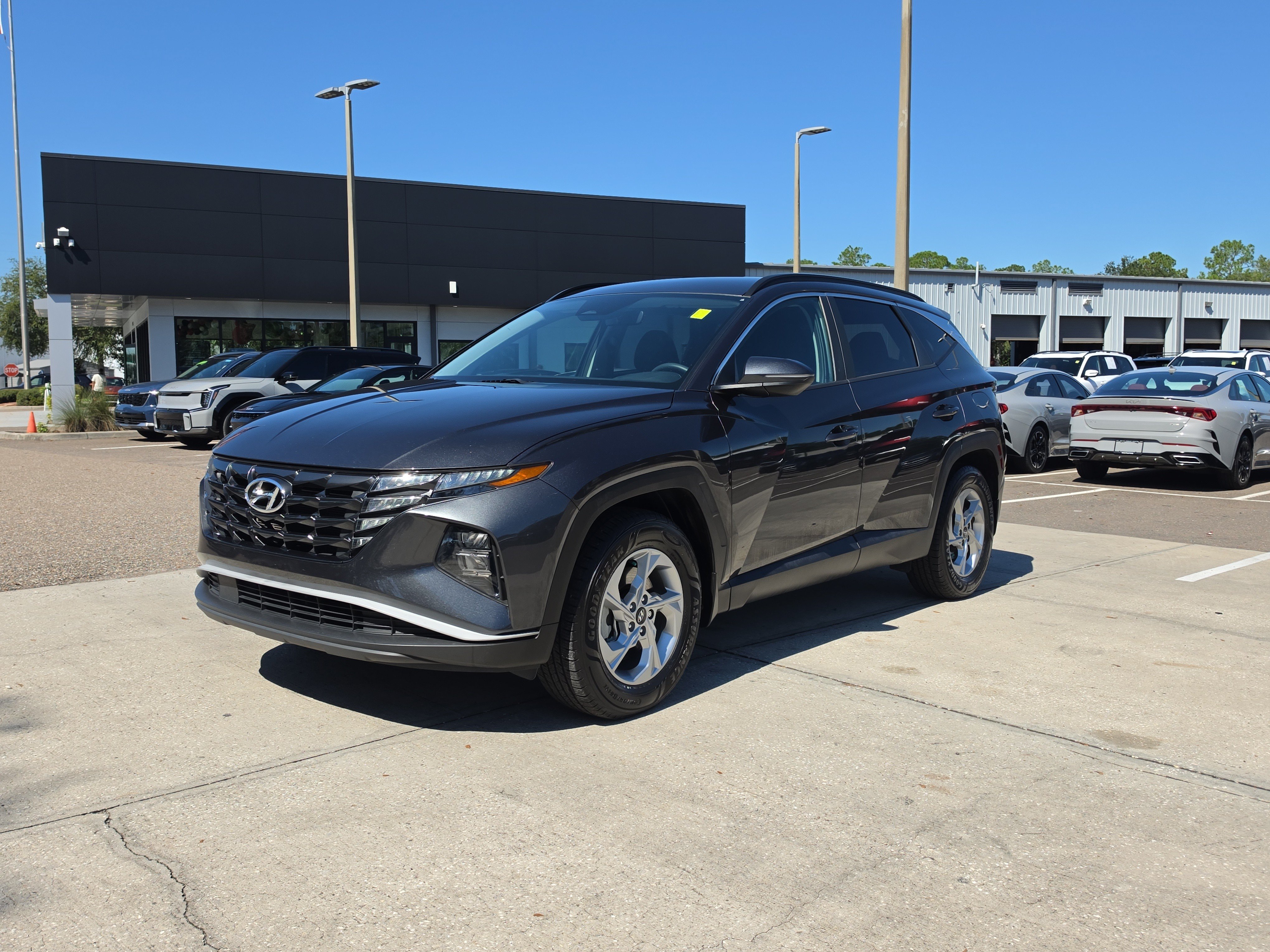 Used 2022 Hyundai Tucson SEL w/ Cargo Package FWD image 4