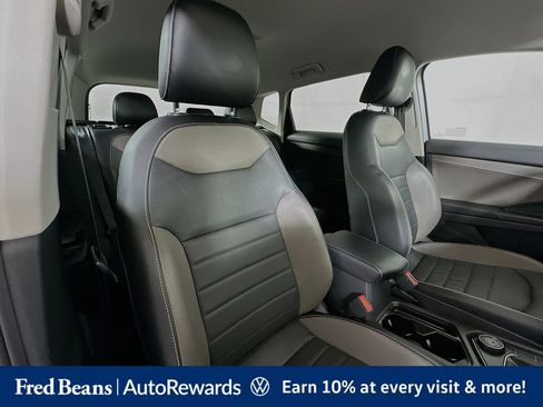 Used 2022 Volkswagen Taos SEL AWD/4WD image 29