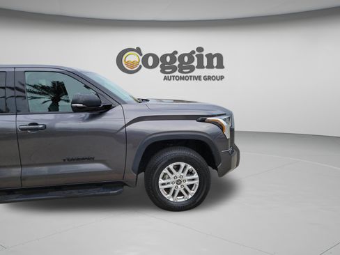 Used 2023 Toyota Tundra SR5 w/ SR5 Premium Package AWD/4WD image 33