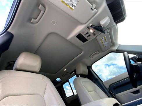 Used 2024 Land Rover Defender 110 S image 13