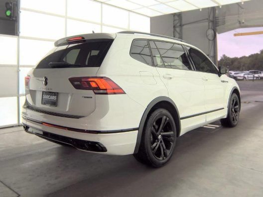 Used 2023 Volkswagen Tiguan SE R-Line AWD/4WD image 3