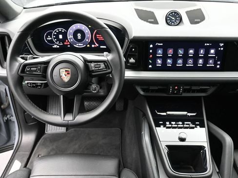 Used 2024 Porsche Cayenne Coupe AWD/4WD image 23