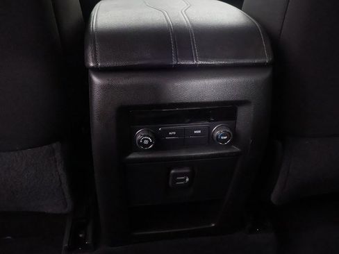 Used 2023 Chevrolet Traverse LT w/ Midnight/Sport Edition image 46