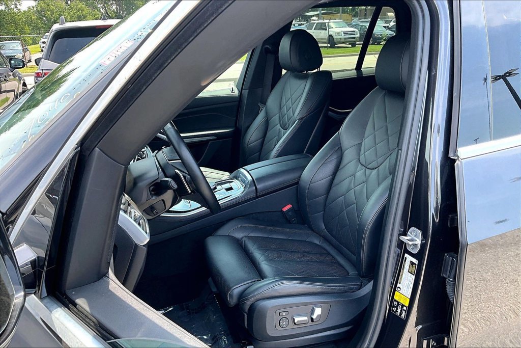 Used 2023 BMW X5 xDrive40i AWD/4WD image 33