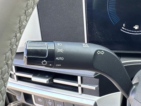 Certified 2025 Hyundai Santa Fe SEL image 17