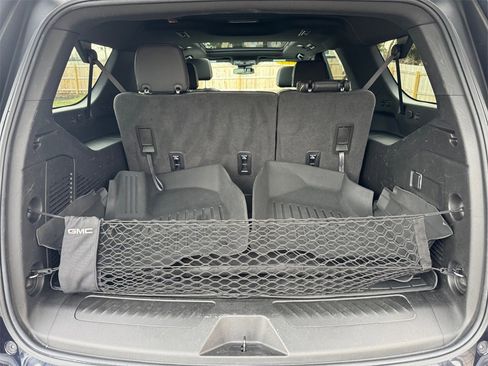 Used 2023 GMC Yukon XL SLT image 16