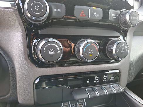 New 2026 RAM 1500 Express AWD/4WD image 12