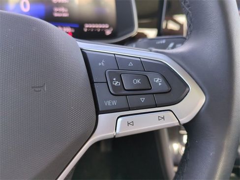 Used 2025 Volkswagen Jetta SE image 30