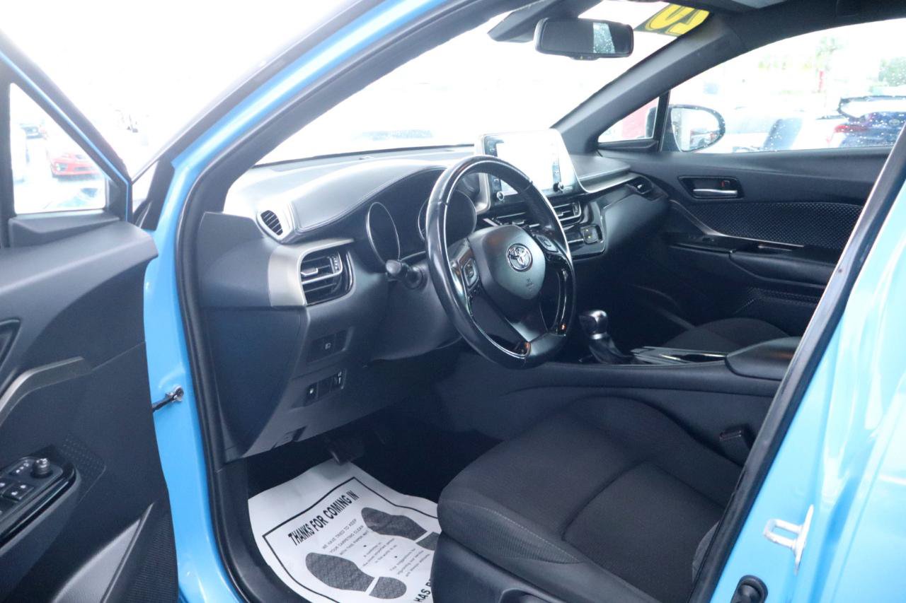 Used 2019 Toyota C-HR XLE FWD image 14