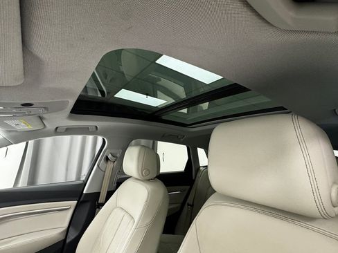 Used 2019 Audi e-tron Premium Plus image 31