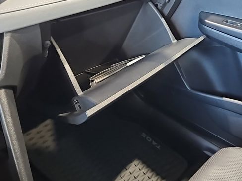 Used 2022 Volkswagen Taos SEL image 29