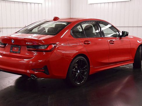 Used 2022 BMW 330i xDrive Sedan w/ Premium Essential Package AWD/4WD image 7