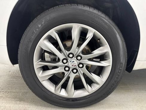 Used 2023 Buick Enclave Avenir AWD/4WD image 38