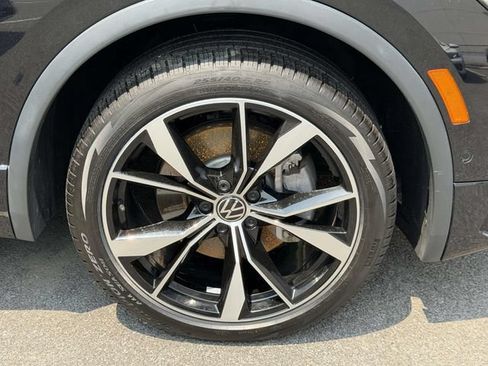 Certified 2024 Volkswagen Tiguan SEL R-Line AWD/4WD image 8