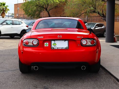 Used 2008 MAZDA MX-5 Miata Grand Touring w/ Premium Pkg RWD image 11