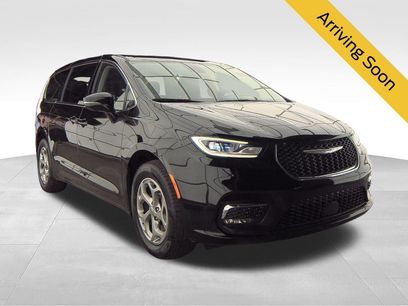 Used 2024 Chrysler Pacifica Limited