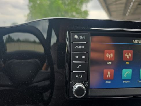 Used 2025 Nissan Kicks S image 15