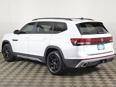 Used 2024 Volkswagen Atlas Peak Edition SEL AWD/4WD image 12