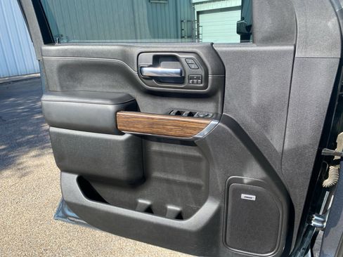 Used 2020 Chevrolet Silverado 2500 High Country w/ Technology Package image 30