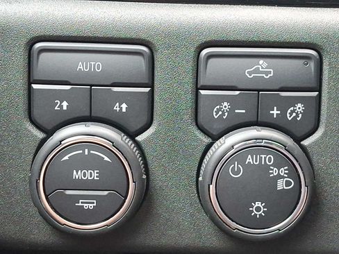 Used 2023 Chevrolet Silverado 1500 LT AWD/4WD image 24
