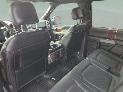 Used 2015 Ford F150 Platinum w/ Equipment Group 701A Luxury AWD/4WD image 9