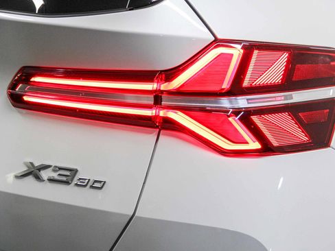 Used 2025 BMW X3 xDrive30i image 7