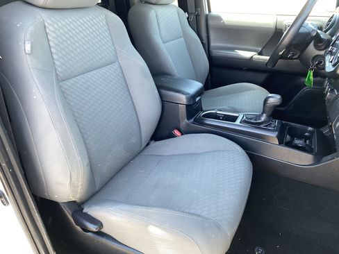 Used 2021 Toyota Tacoma SR RWD image 10