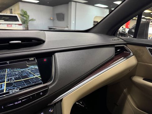 Used 2019 Cadillac XT5 Luxury image 25