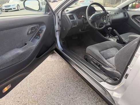 Used 2001 Honda Accord LX image 8