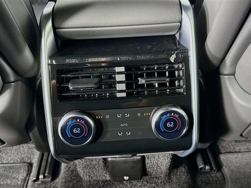 New 2026 Land Rover Range Rover Long Wheelbase SE image 27