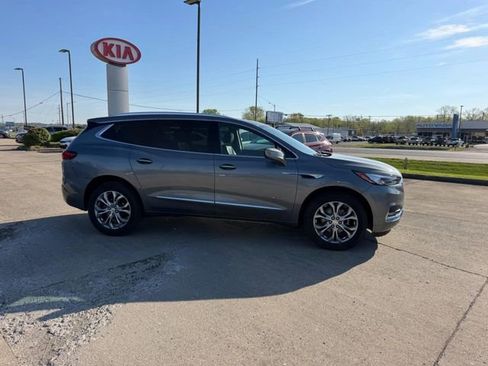 Used 2021 Buick Enclave Avenir w/ Avenir Technology Package AWD/4WD image 2