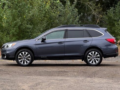 Used 2017 Subaru Outback 2.5i Limited AWD/4WD image 4