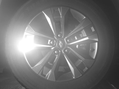 Used 2025 Chevrolet Equinox LT FWD image 13
