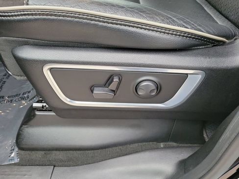 Used 2024 RAM 1500 Laramie RWD image 18