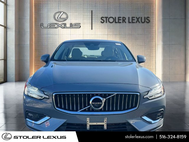 Used 2022 Volvo S60 B5 Inscription w/ Advanced Package AWD/4WD image 2