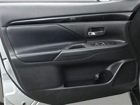 Used 2020 Mitsubishi Outlander SEL image 9