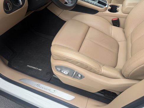 Used 2019 Porsche Macan S AWD/4WD image 14