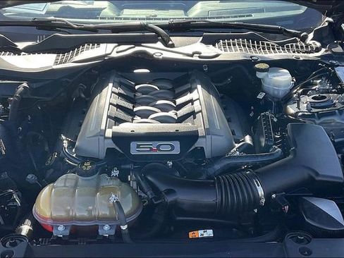 Used 2017 Ford Mustang GT Premium RWD image 9