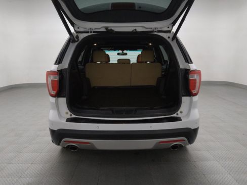 Used 2017 Ford Explorer XLT w/ Equipment Group 202A image 29