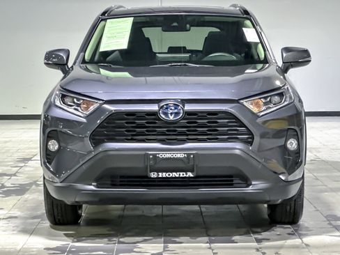 Used 2021 Toyota RAV4 XLE w/ Convenience Package image 5