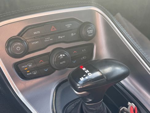 Used 2022 Dodge Challenger GT w/ Plus Package image 18