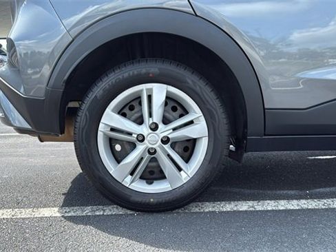 Used 2023 Nissan Kicks S image 10