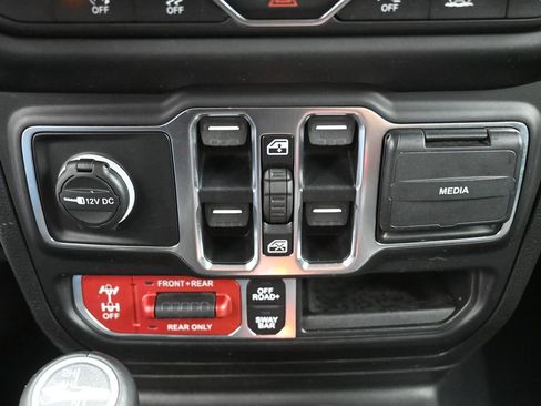 Used 2020 Jeep Gladiator Rubicon image 22