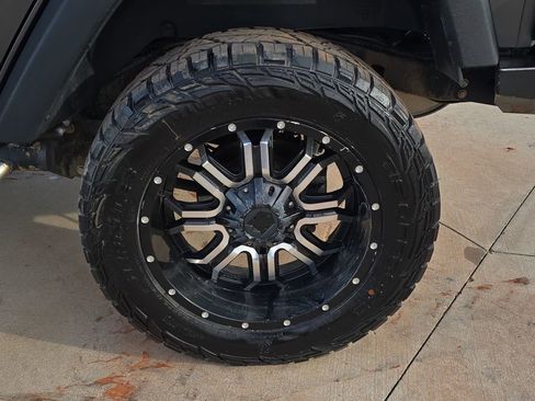 Used 2018 Jeep Wrangler Unlimited Sport S AWD/4WD image 33