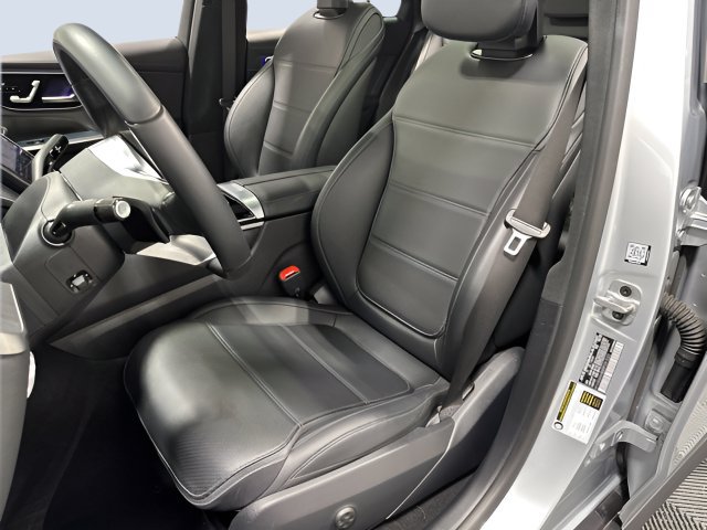 Used 2024 Mercedes-Benz GLC 300 4MATIC image 29