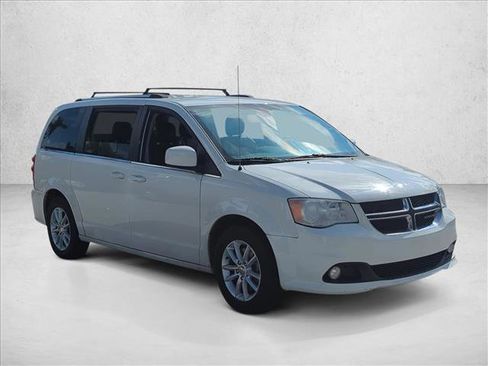 Used 2020 Dodge Grand Caravan SXT image 3