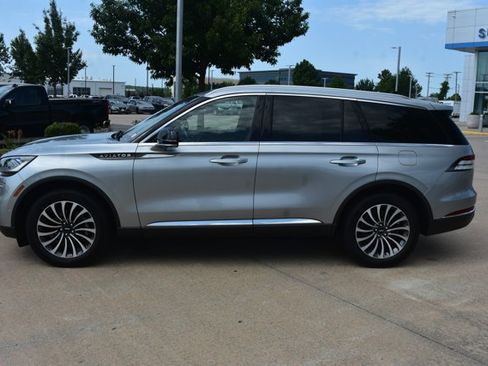 Used 2023 Lincoln Aviator Reserve w/ Equipment Group 201A AWD/4WD image 8