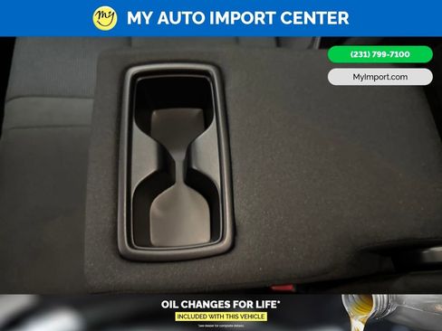 Used 2025 Toyota RAV4 LE AWD/4WD image 25
