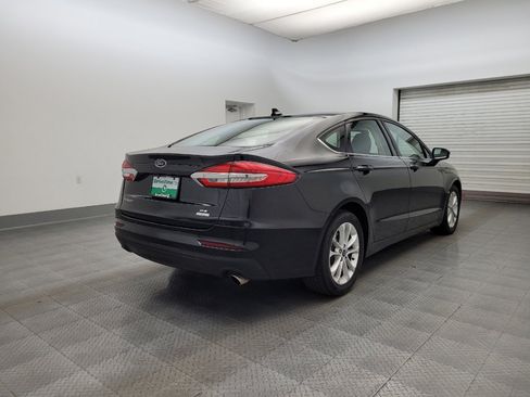 Used 2020 Ford Fusion SE image 9