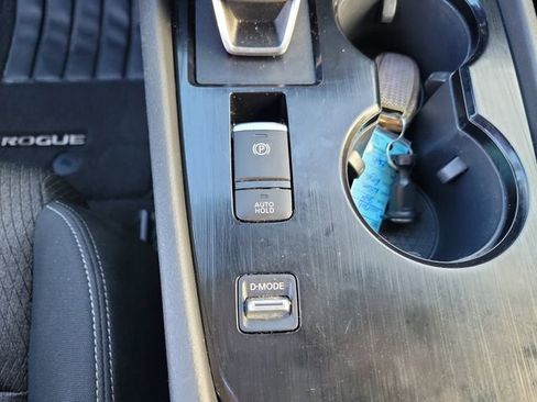 Used 2024 Nissan Rogue SV FWD image 26